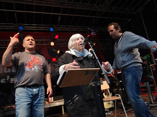 Microphone Mafia und Esther Bejarano.