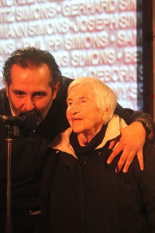 Esther Bejarano mit Sohn